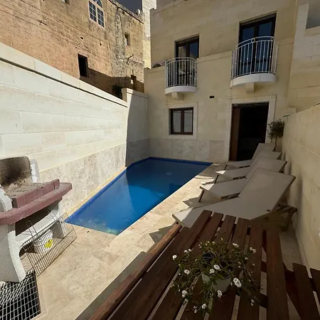 Hacienda Farmhouse By The Nest