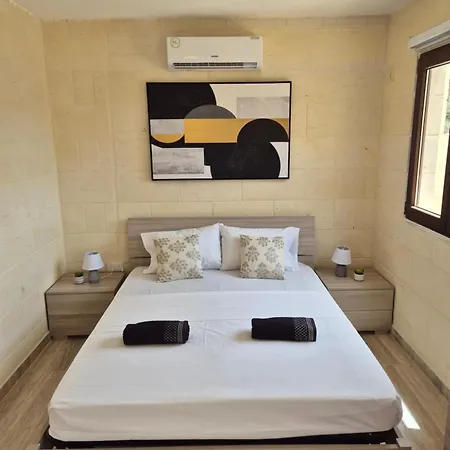 Hacienda By The Nest Guest house Fontana