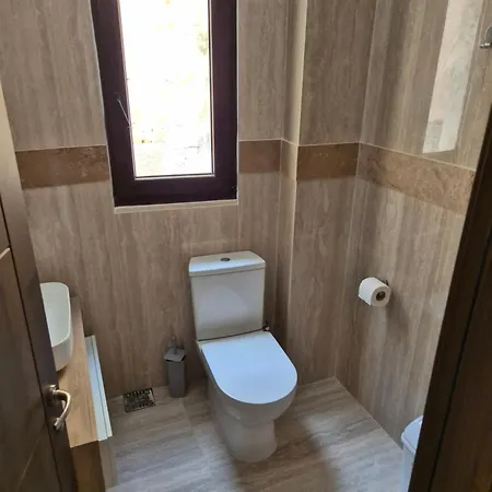 Guest house Hacienda By The Nest Fontana