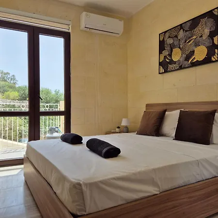 Hacienda By The Nest Guest house Fontana